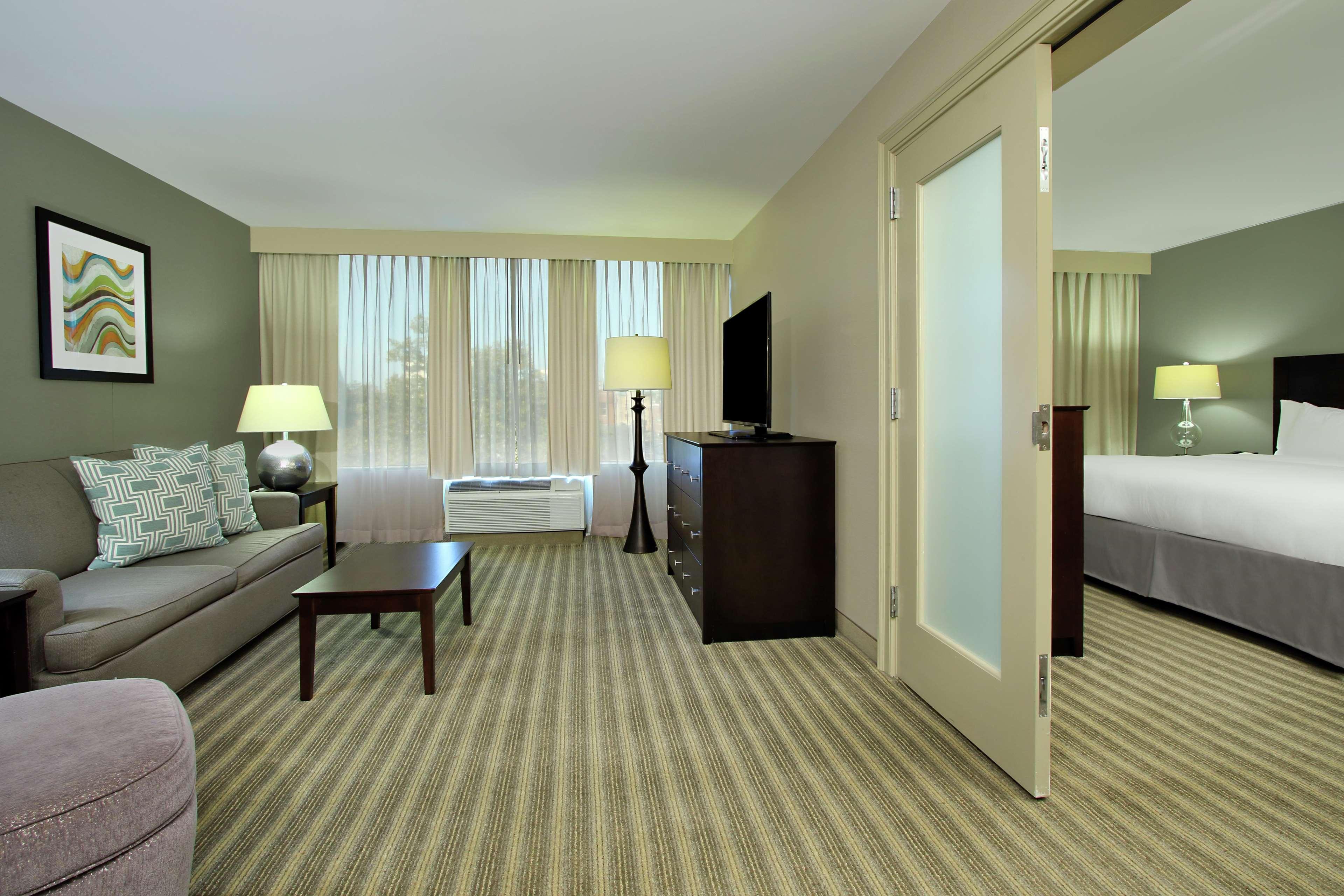 Отель Doubletree By Hilton Ньюарк Экстерьер фото
